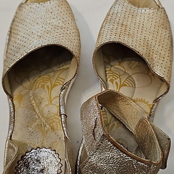 FLY LONDON Yake Perforated Wedge Sandals 38 8US - Picture 4 of 10